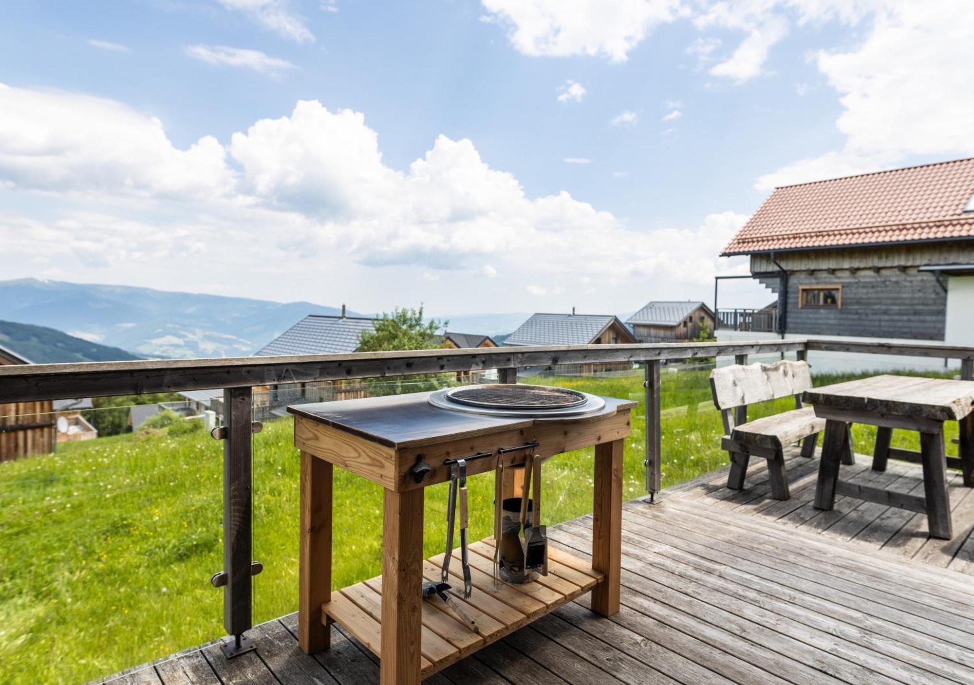 Villa 1A Chalet '4 Jahreszeiten' Ski Fahren Und Jacuzzi Mit Aussicht! Bad St. Leonhard im Lavanttal Exterior foto