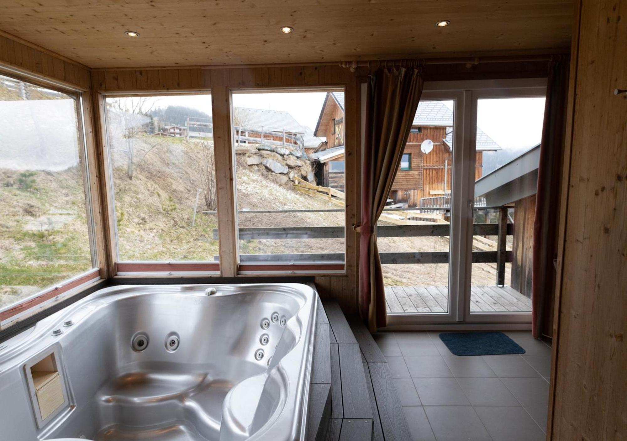 1A Chalet '4 Jahreszeiten' Ski Fahren Und Jacuzzi Mit Aussicht! Bad St. Leonhard im Lavanttal Exterior foto