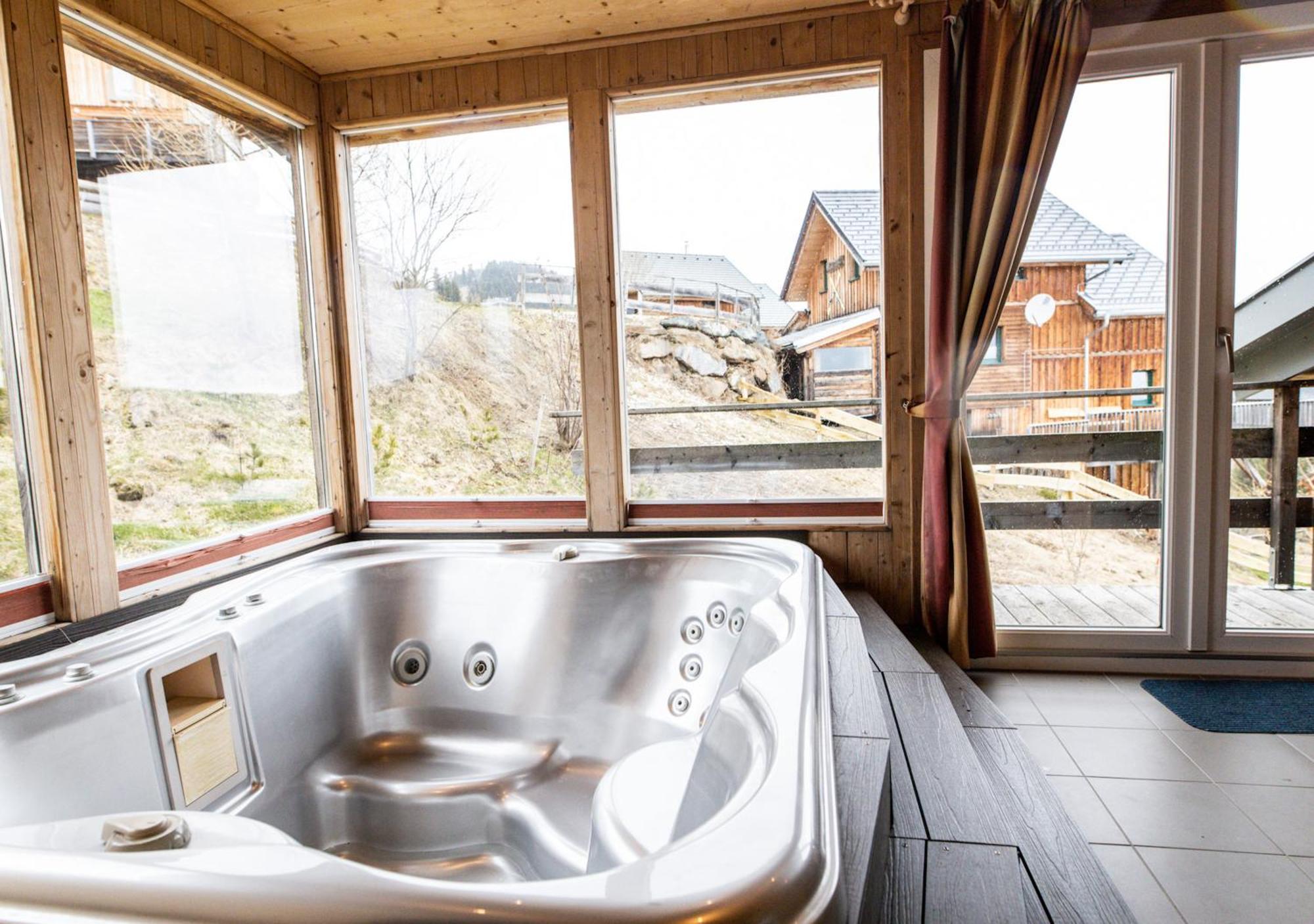 Villa 1A Chalet '4 Jahreszeiten' Ski Fahren Und Jacuzzi Mit Aussicht! Bad St. Leonhard im Lavanttal Exterior foto