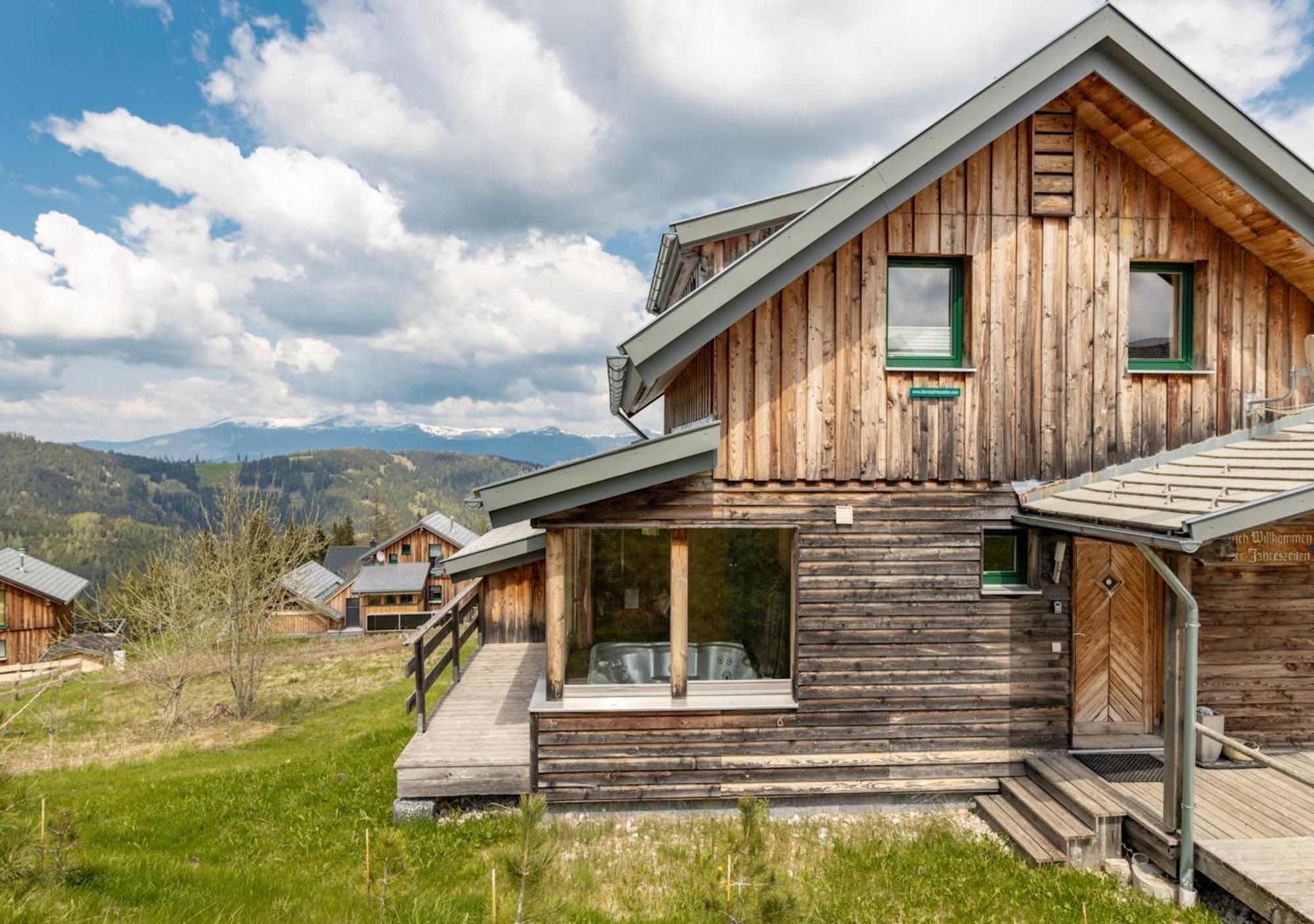 1A Chalet '4 Jahreszeiten' Ski Fahren Und Jacuzzi Mit Aussicht! Bad St. Leonhard im Lavanttal Exterior foto