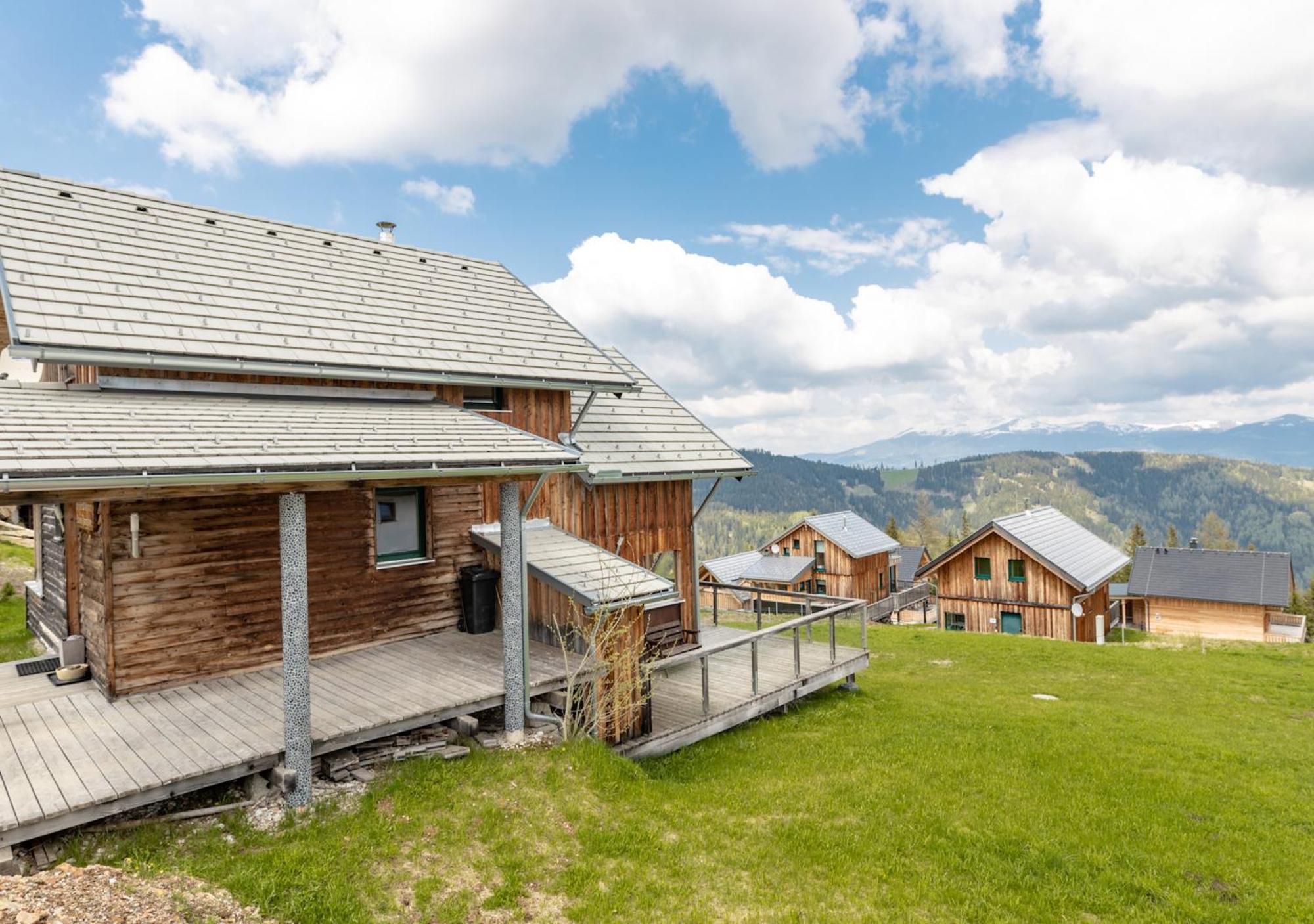 Villa 1A Chalet '4 Jahreszeiten' Ski Fahren Und Jacuzzi Mit Aussicht! Bad St. Leonhard im Lavanttal Exterior foto