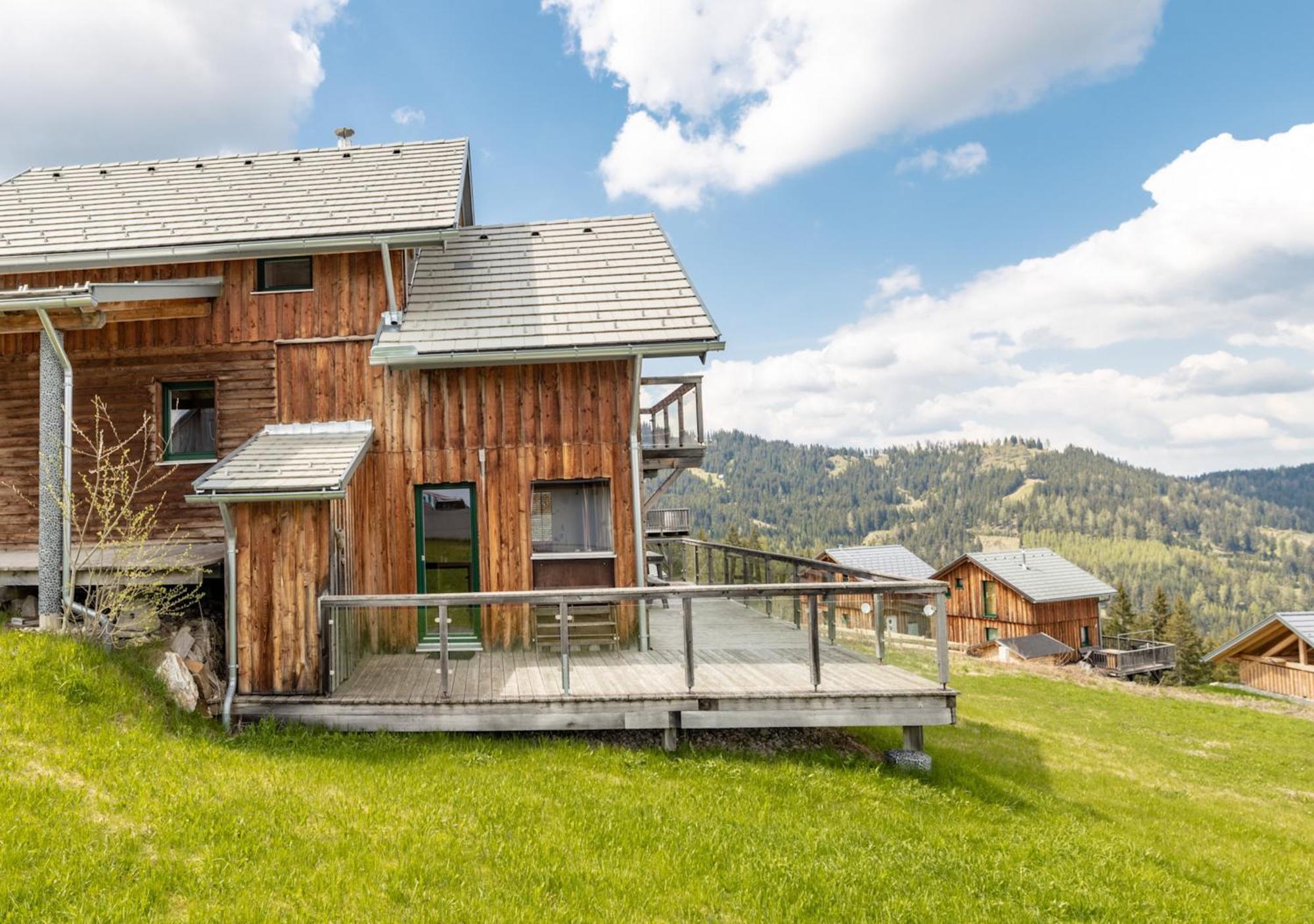 Villa 1A Chalet '4 Jahreszeiten' Ski Fahren Und Jacuzzi Mit Aussicht! Bad St. Leonhard im Lavanttal Exterior foto