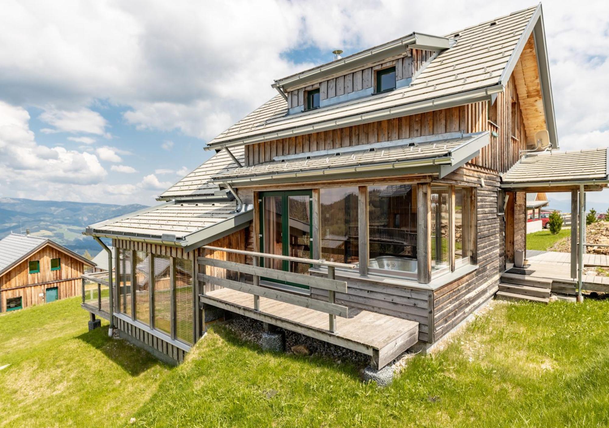 Villa 1A Chalet '4 Jahreszeiten' Ski Fahren Und Jacuzzi Mit Aussicht! Bad St. Leonhard im Lavanttal Exterior foto